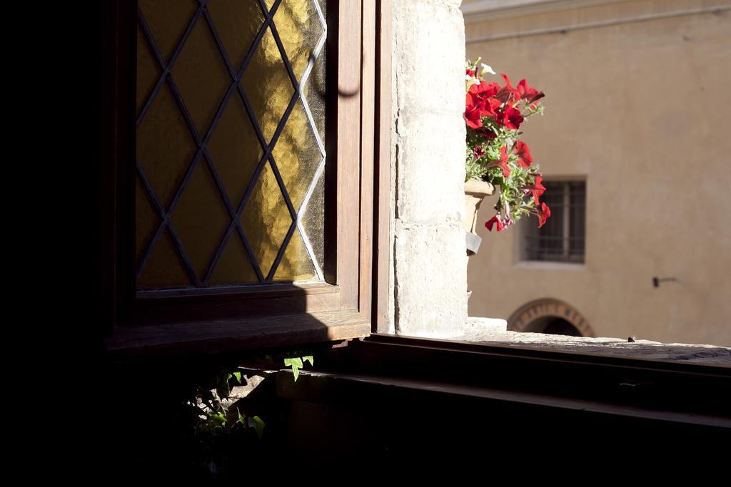 Loggia Dei Maestri Comacini Lägenhet Assisi Rum bild
